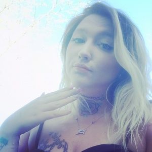 Meet your Posher, Carissa